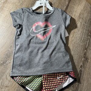 Nike Gray and Multicolor 2-Piece Set 4T. New with tag